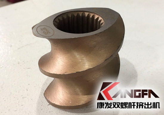 康發(fā)雙螺桿擠出機(jī)新一代螺紋套現(xiàn)已批量生產(chǎn)，請認(rèn)準(zhǔn)scjx激光防偽商標(biāo)。