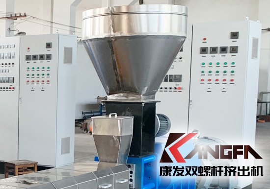 雙螺桿擠出機喂料系統(tǒng)定量加料、攪拌料斗料位控制特點。合理的方案設計，不僅滿足了系統(tǒng)的工藝要求，并且大大降低了工程制造及生產運營成本。