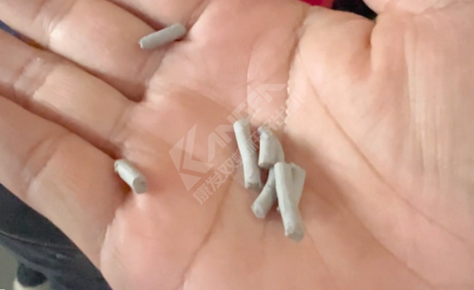 康發(fā)雙螺桿造粒機小型試驗機又開始轉動啦！