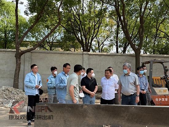 中石化石科院院長李明豐率隊蒞臨康發(fā)雙螺桿造粒機調研廢塑料循環(huán)利用項目
