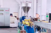 熔噴料雙螺桿擠出造粒機(jī)組設(shè)備視頻，日產(chǎn)量可達(dá)800萬只口罩用原料，熔脂可達(dá)1400-1600